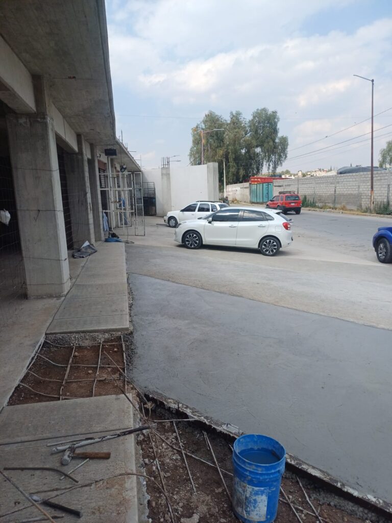 Local 147m, uso comercial, estacionamiento, Ciudad Cuauhtémoc, Ecatepec